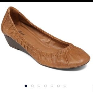 Lucky Brand demi heel loafer 10 M classic tan